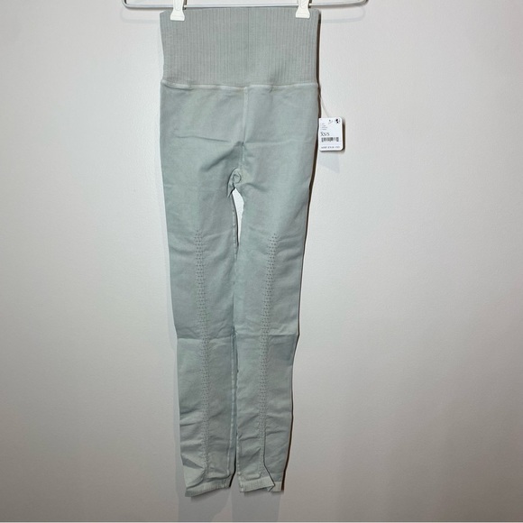 NWT Free People Movement Good Karma Leggings in Sea Glass size XS/S - Picture 6 of 10